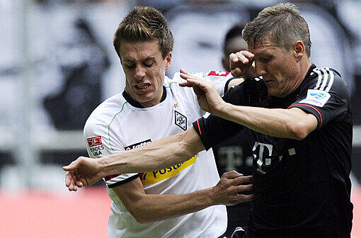BASTIAN SCHWEINSTEIGER: Note 3. Der Mittelfeld-Boss musste sich nach zehn Minuten erst einmal schütteln, 1:3. Lange nicht erlebt. Spielte zu sparsam, wenig aggressiv. Klare Steigerung nach der Pause. Gutes Pressing, gutes Aufbauspiel.