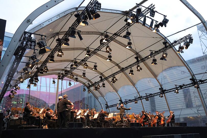 Das Festspielkonzert von "Oper für alle" auf dem Marstallplatz.