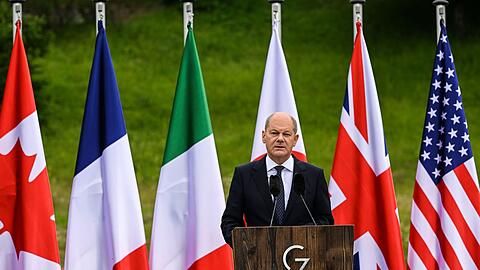 Bundeskanzler Olaf Scholz (SPD) spricht.