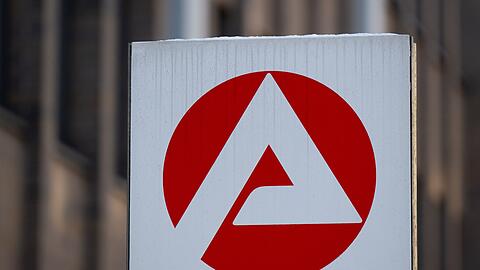 Die Arbeitslosenquote in Bayern ging im April leicht zurück. (Archivbild)