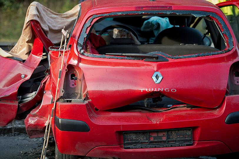 Schrecklicher Geisterfahrer-Unfall bei Hirschaid: Drei Menschen, daruntern ein 7-jähriges Mädchen, sind dabei ums Leben gekommen.