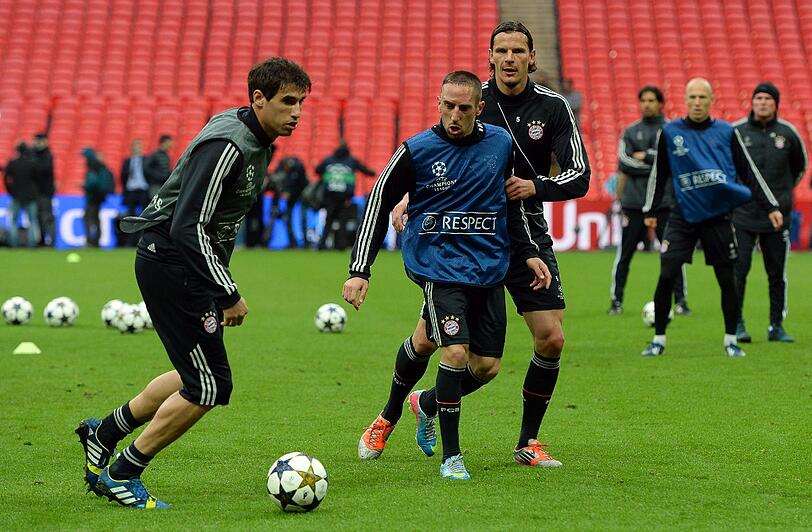 Jetzt wird?s langsam ernst: Die letzte Trainingseinheit vor dem großen Showdown im " German Endspiel". Die Bilder vom Bayern-Training im Wembley-Stadion!