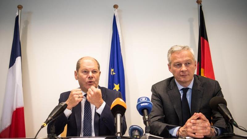 Bundesfinanzminister Olaf Scholz und der französische Wirtschaftsminister Bruno Le Maire während einer gemeinsamen Pressekonfenerz. Bundesfinanzminister Olaf Scholz und der französische Wirtschaftsminister Bruno Le Maire während einer gemeinsamen Pressekonfenerz.