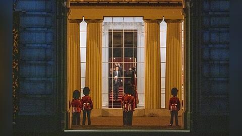 Ein erstes Foto von Dienstagnacht zeigt die Stimmung im Buckingham Palast.