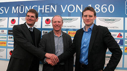 Heinz Schmidt (l.) mit Präsident Hep Monatzeder (Mitte) und Ex-Vize-Präsident Christian Holzer. Heinz Schmidt (l.) mit Präsident Hep Monatzeder (Mitte) und Ex-Vize-Präsident Christian Holzer.