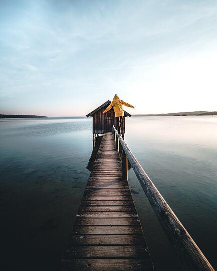 Motiv: Der Ammersee. Fotograf Daniel Weissenhorn: "Auch der Ammersee hat mit seinen vielen Bootshäusern und Stegen einiges zu bieten. Gerade im Sommer ist ein Besuch am See Pflicht."