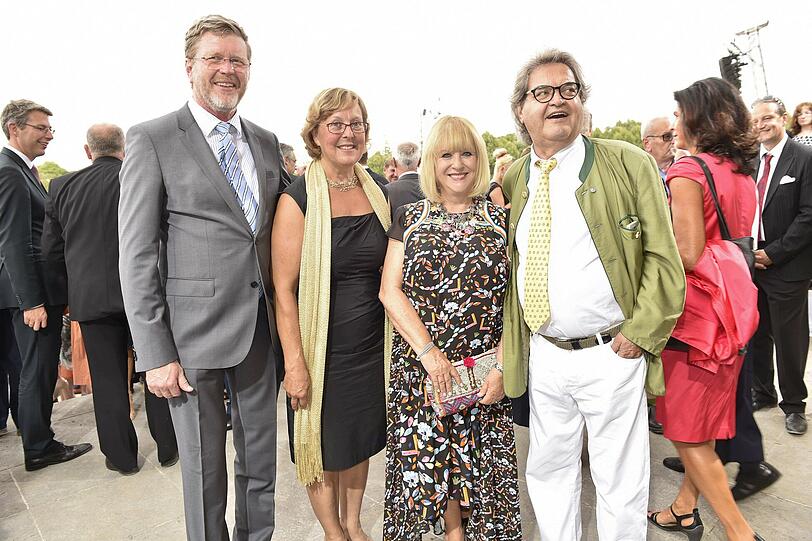 Minister Marcel Huber und Frau, Patricia Riekel und Helmut Markwort