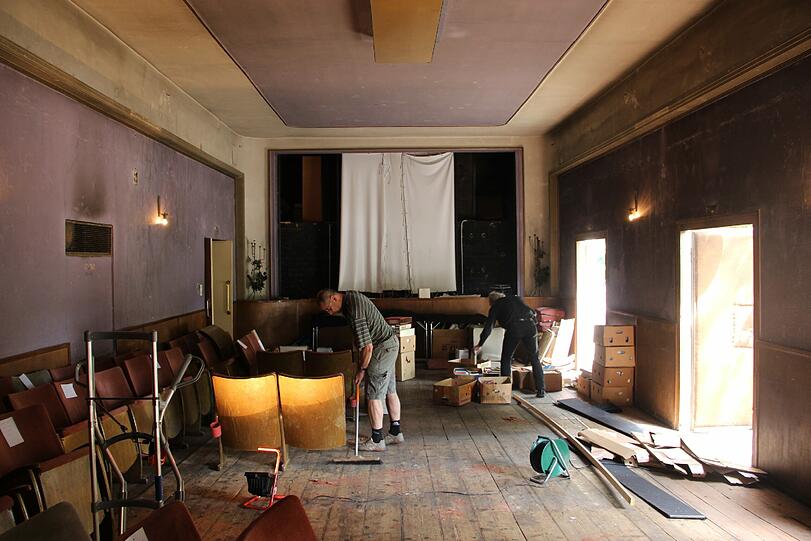 Abbau im Maxim-Kino