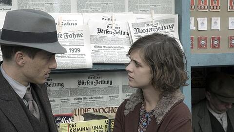 Charlotte Ritter (Liv Lisa Fries) und Gereon Rath (Volker Bruch) bleiben "Babylon Berlin" erhalten.
