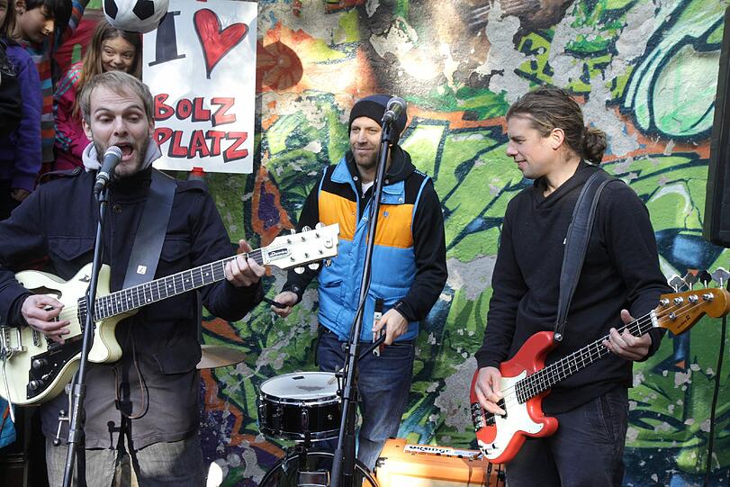 Die Sportfreunde Stiller geben ein Konzert auf dem Bolzplatz für den Sportplatz - Die Bilder
