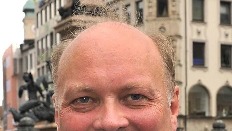 Andreas Nagel, Sprecher Aktion Münchner Fahrgäste: „Die wichtigste Frage, die sich nun stellt, ist: Was geschieht mit dem Sofortprogramm der Staatsregierung zum Ausbau der Außenäste? Das muss trotzdem umgesetzt werden. Die Stammstrecke ist erst in gut zehn Jahren fertig, es kann nicht sein, dass in der Zwischenzeit sonst nichts passiert.“ Andreas Nagel, Sprecher Aktion Münchner Fahrgäste: „Die wichtigste Frage, die sich nun stellt, ist: Was geschieht mit dem Sofortprogramm der Staatsregierung zum Ausbau der Außenäste? Das muss trotzdem umgesetzt werden. Die Stammstrecke ist erst in gut zehn Jahren fertig, es kann nicht sein, dass in der Zwischenzeit sonst nichts passiert.“