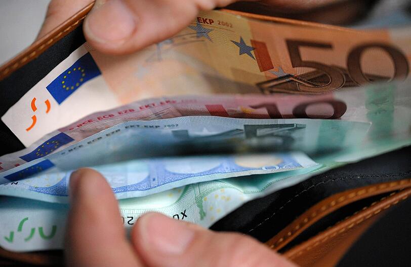 Die Krise ist in den Geldbeuteln angekommen - vor allem Arbeiter und Angestellte verlieren real an Kaufkraft (Archivbild).