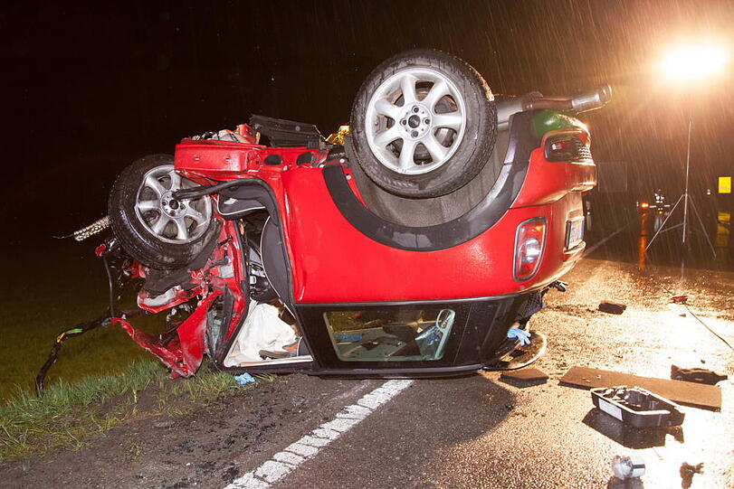 Schlimmer Unfall auf der B2: 3 Tote und ein schwer Verletzter.