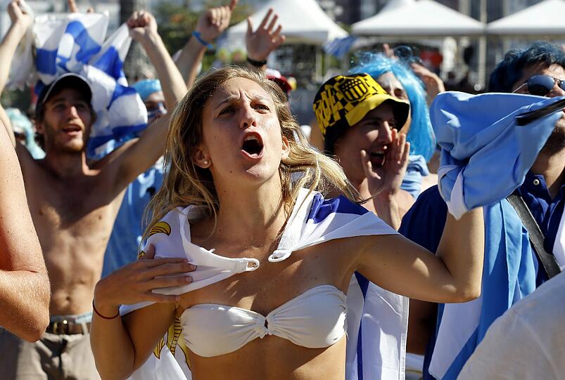 Ob im Stadion in Brasilien oder beim Public Viewing daheim: Die heißesten Fans der WM. Die Bilder!