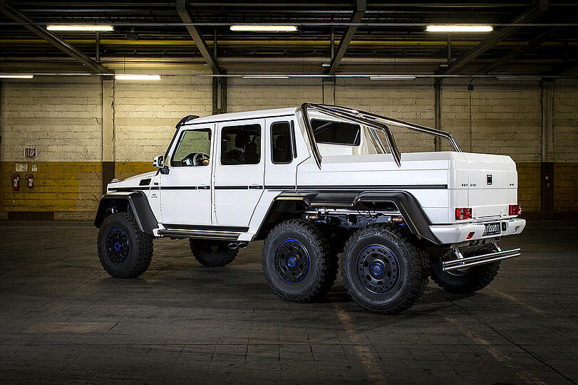 Der Mercedes-Benz G63 AMG 6x6 gilt als kompromissloses Offroad-Gefährt für Wüstenscheichs. Tuner Carlsson legt noch eine Schippe mehr drauf.