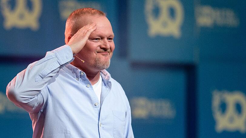Stefan Raab beim Auftritt zur Eröffnung des Unternehmensgründer- und Investorentreffens Bits & Pretzels in München.