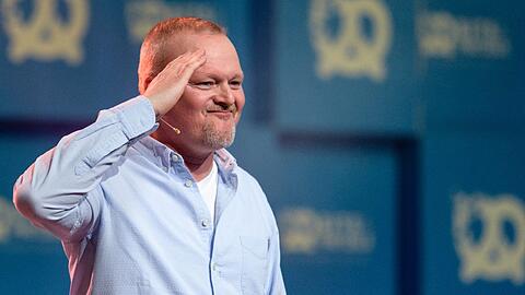 Stefan Raab beim Auftritt zur Eröffnung des Unternehmensgründer- und Investorentreffens Bits & Pretzels in München.