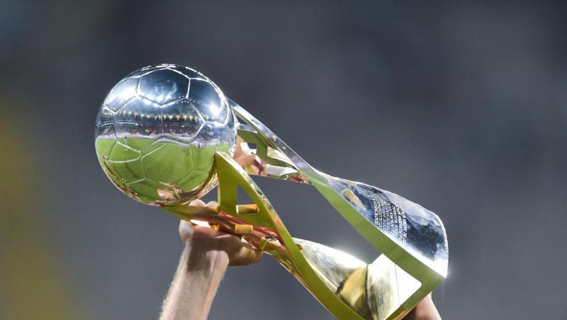 Am 3. August spielen der FC Bayern München und Borussia Dortmund um den Supercup-Pokal. Foto: Silas Stein/dpa/Archiv Am 3. August spielen der FC Bayern München und Borussia Dortmund um den Supercup-Pokal. Foto: Silas Stein/dpa/Archiv
