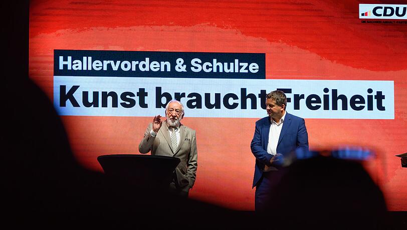 An vier Abenden laden Schauspieler Dieter Hallervorden und Ministerpräsident Sven Schulze vor der Landtagswahl zum Gespräch. An vier Abenden laden Schauspieler Dieter Hallervorden und Ministerpräsident Sven Schulze vor der Landtagswahl zum Gespräch.