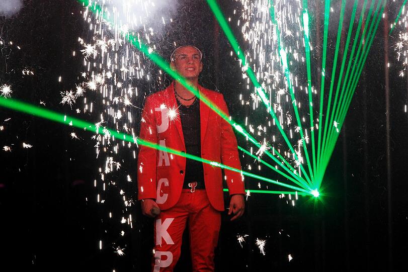 Pietro Lombardi ist Deutschlands neuer Superstar - im DSDS-Finale stand auch seine Freundin Sarah Engels auf der Bühne - die besten Bilder der RTL-Show.