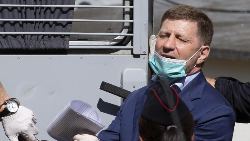 Sergej Furgal, Gouverneur von Chabarowsk, wird aus einem Gerichtssaal in Moskau geführt. Sergej Furgal, Gouverneur von Chabarowsk, wird aus einem Gerichtssaal in Moskau geführt.