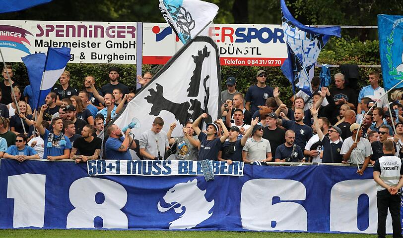 Der TSV 1860 gewinnt im Toto-Pokal mit 4:0 gegen den Bezirksligisten VfR Neuburg. Die Bilder zum Durchklicken.