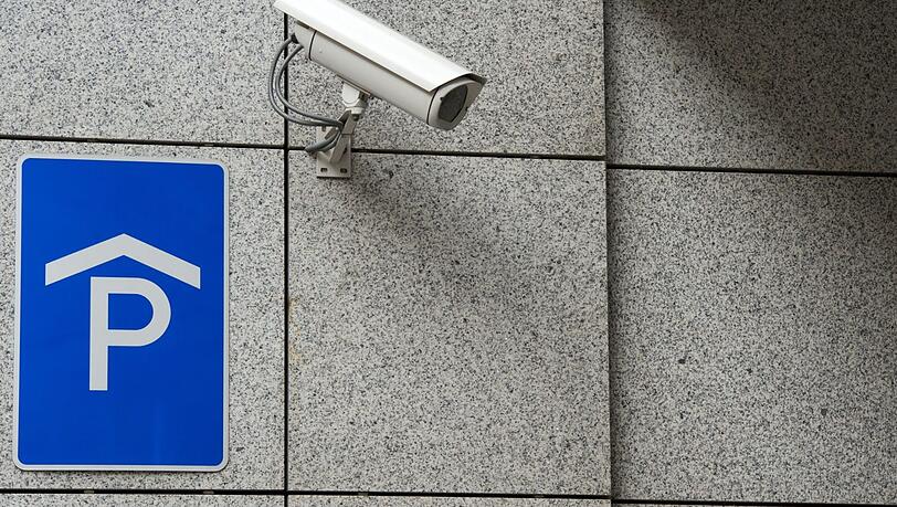 In einem Antrag fordert die CSU eine interaktive Karte für vermietbare Tiefgaragenplätze. (Symbolbild)