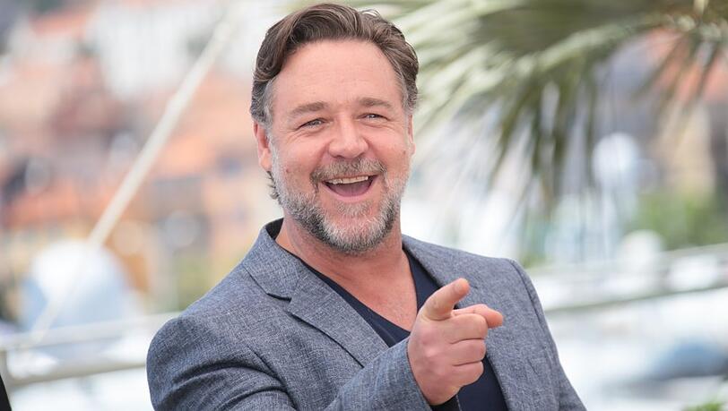 Russell Crowe scherzt gerne in den sozialen Medien.