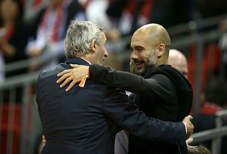 Zwei Bayern-Trainer unter sich: Pesic (l.) und Guardiola.