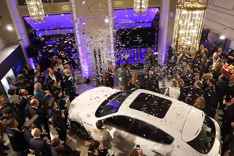 Am Donnerstag wurde das neue Maserati-Markenschaufenster am Odeonsplatz eröffnet.