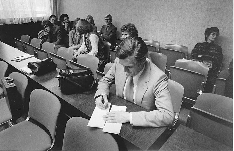 Arbeitsplatz Gericht: Stankiewitz im Justizzentrum bei einemProzess in den 80ern.