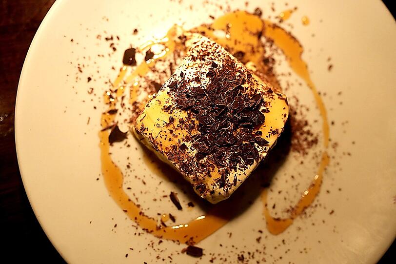 F&uuml;nfter Gang: Banoffee-Pie &ndash; Banane, Karamell, Crumble.