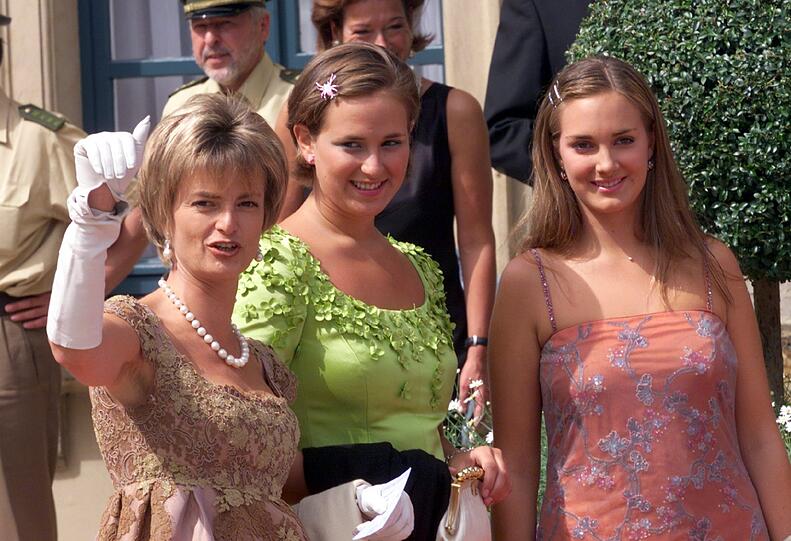 Gloria von Thurn und Taxis und ihre Töchter Maria-Theresia und Elisabeth