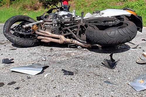 Nach einem schweren Unfall mit seinem Motorrad ist jetzt ein 28-Jähriger gestorben.