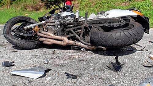 Nach einem schweren Unfall mit seinem Motorrad ist jetzt ein 28-Jähriger gestorben. Nach einem schweren Unfall mit seinem Motorrad ist jetzt ein 28-Jähriger gestorben.