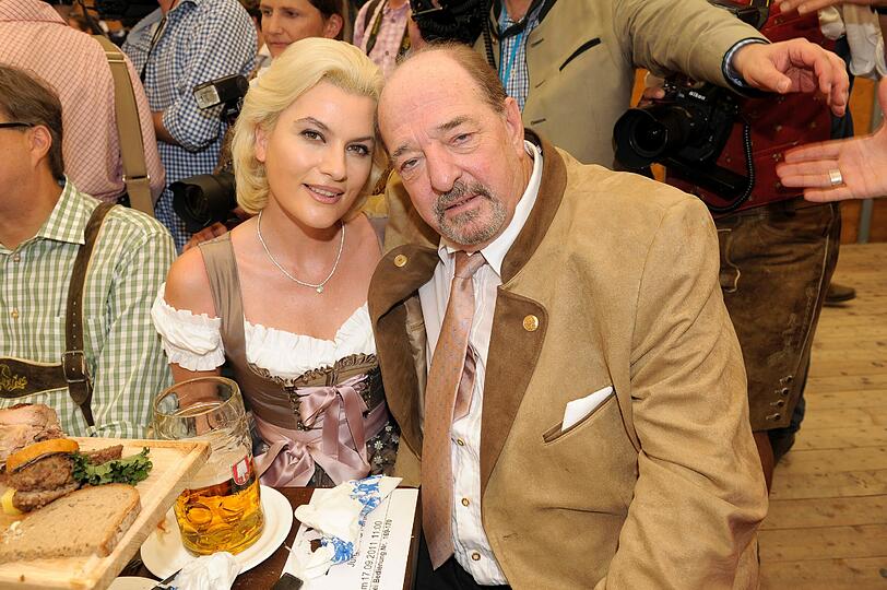 Musiker und Produzent Ralph Siegel ist mit seiner Frau Kriemhild am Samstag im Schottenhamel.