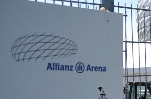 Neue Beleuchtung, neuer Name, und auch sonst ändert sich viel: Zum Champions-League-Finale bekommt die Allianz Arena ein neues Kleid. Wir haben uns schon vorab einmal umgesehen. Ein kleiner Bilder-Rundgang
