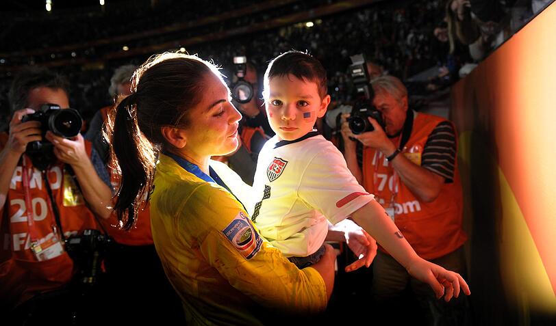 Schöne Hope Solo: So trauert die Amerikanerin nach dem verlorenem Finale gegen Japan