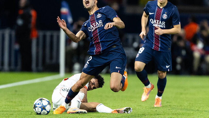 Für dieses Foul an Achraf Hakimi sah Bayern-Star Luis Diaz die Rote Karte.