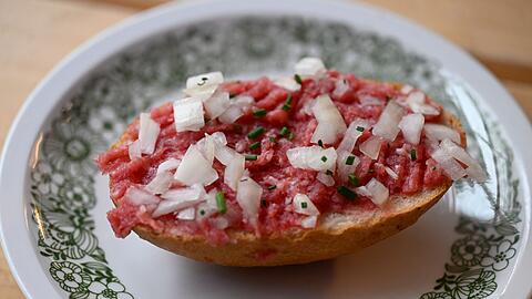 In einer Probe einer bei Penny vertriebenen Wurst wurden Salmonellen gefunden. (Symbolbild)