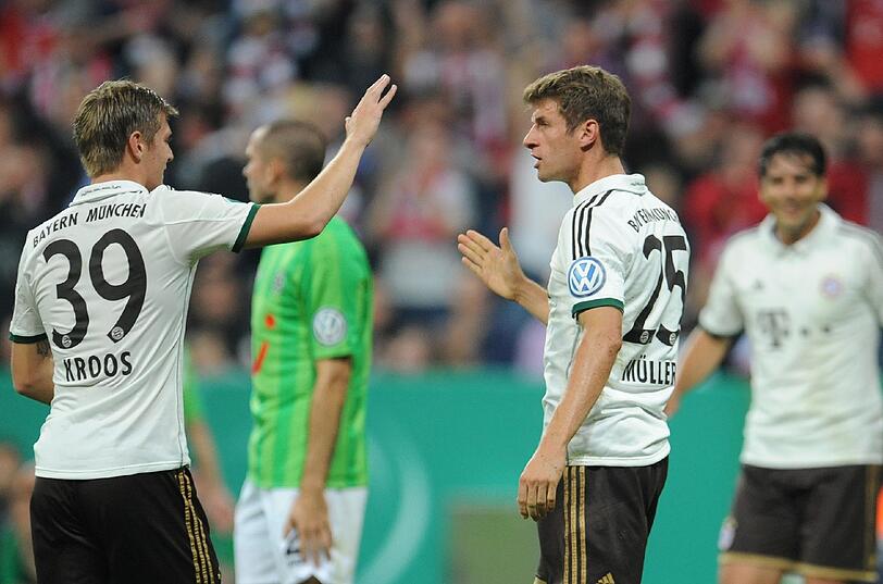 TONI KROOS: NOTE 3.
Versuchte es öfters aus der Distanz, aber ohne Erfolg. Effektiver Balleroberer.