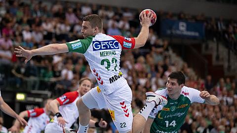 Lukas Mertens (M) war mit Meister Magdeburg auch in Leipzig nicht aufzuhalten.