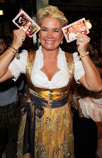 Kare und Dresscoded: Promis feiern in in Hochreiter`s Haxenbraterei auf der Wiesn 2013