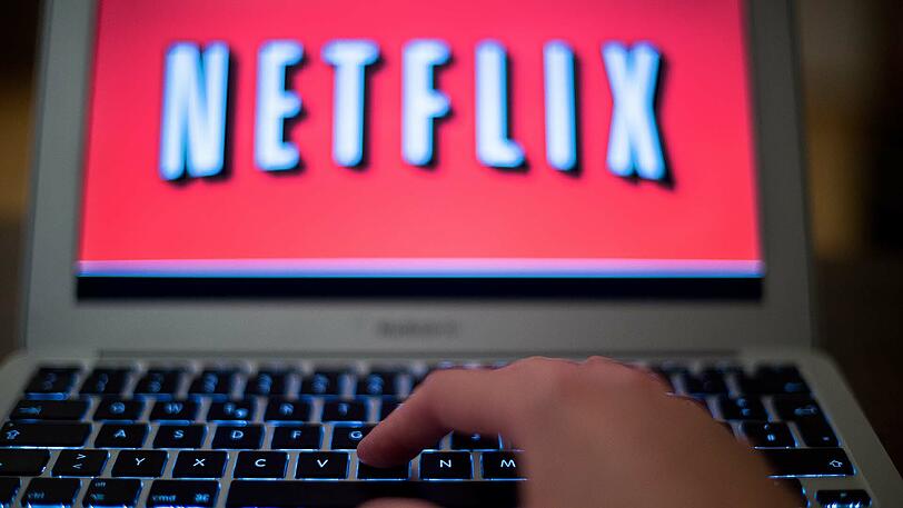 S - Serien: Der Hype geht natürlich weiter. Höhepunkte aus der Fülle der Fortsetzungen und neuen Staffeln etwa bei Netflix herauszusuchen ist schwierig - vielleicht "Eine Reihe betrüblicher Ereignisse" mit Neil Patrick Harris, "Santa Clarita Diet" mit Drew Barrymore oder "Mindhunter" von "House of Cards"-Macher David Fincher.