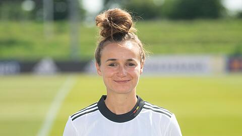 Mittelfeld und Angriff: Lina Magull.