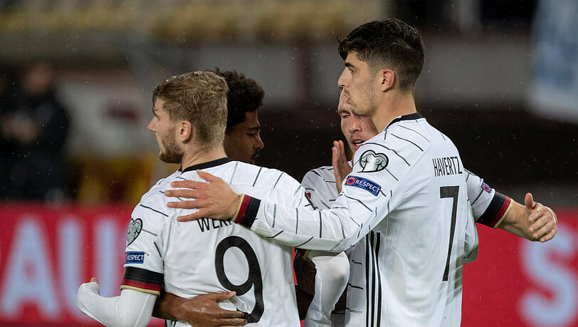 Timo Werner, Serge Gnabry, Kai Havertz und David Raum jubeln über das Tor zum 1:0 gegen Nordmazedonien. Timo Werner, Serge Gnabry, Kai Havertz und David Raum jubeln über das Tor zum 1:0 gegen Nordmazedonien.