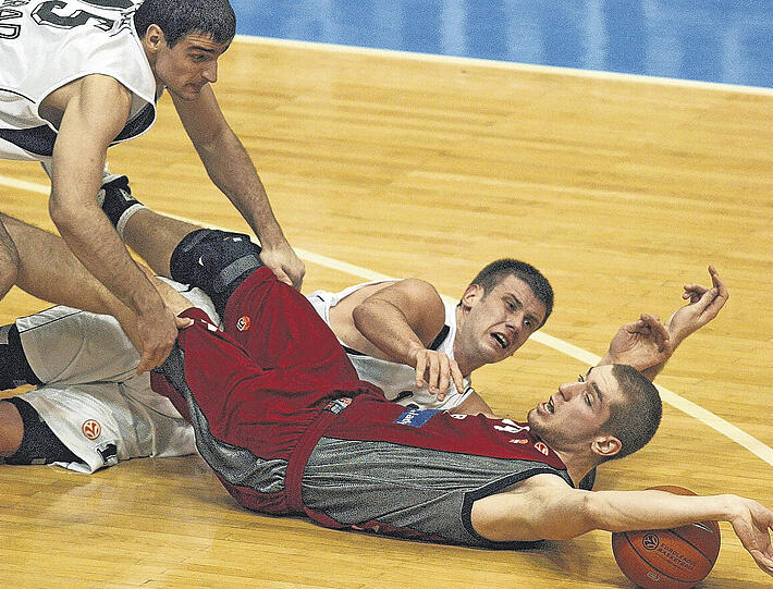 Bamberg am Boden: Tim Ohlbrecht (rotes Trikokt)