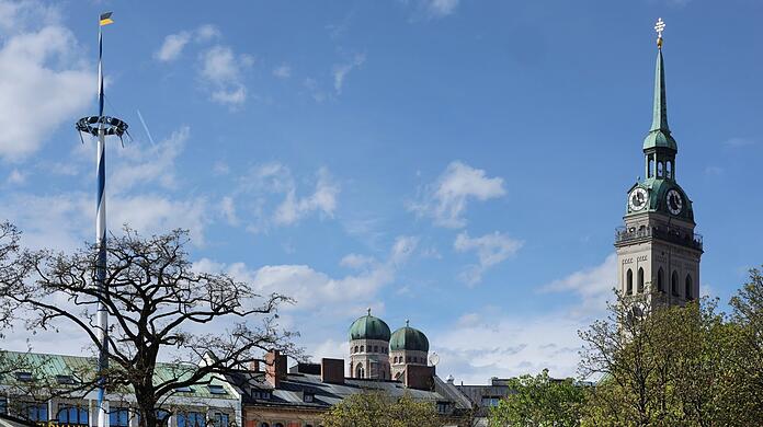 Weißblauer Himmel, die Frauentürme, der Alte Peter - ja, München hat schon sehr schöne Seiten.