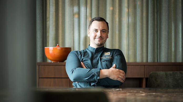 Hannes Reckziegel kocht über den Dächern der Stadt.