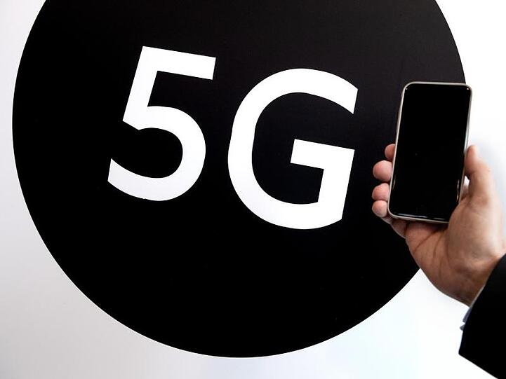 Beim mobilen Datenverbrauch wird Westeuropa der Prognose zufolge dank 5G mit durchschnittlich 36 Gigabyte pro Monat hinter Nordamerika auf den zweiten Platz vorrücken.